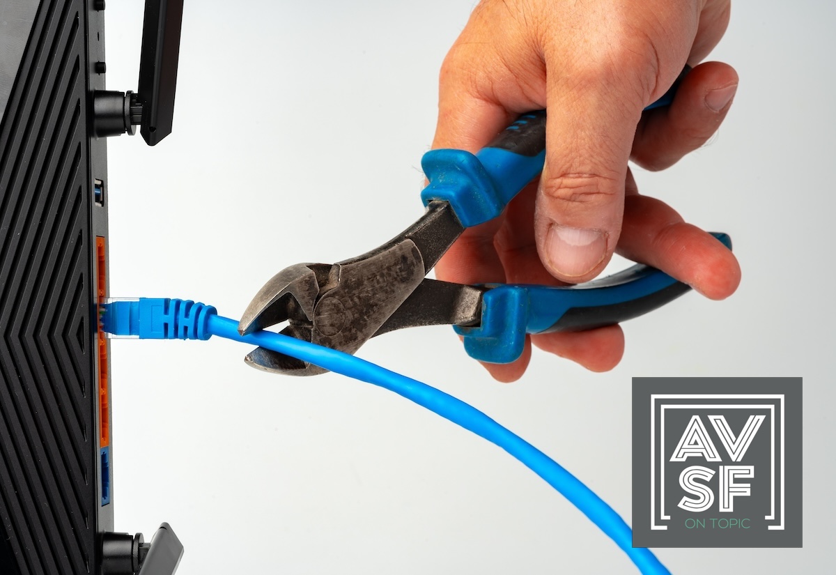 cutting wires av superfriends