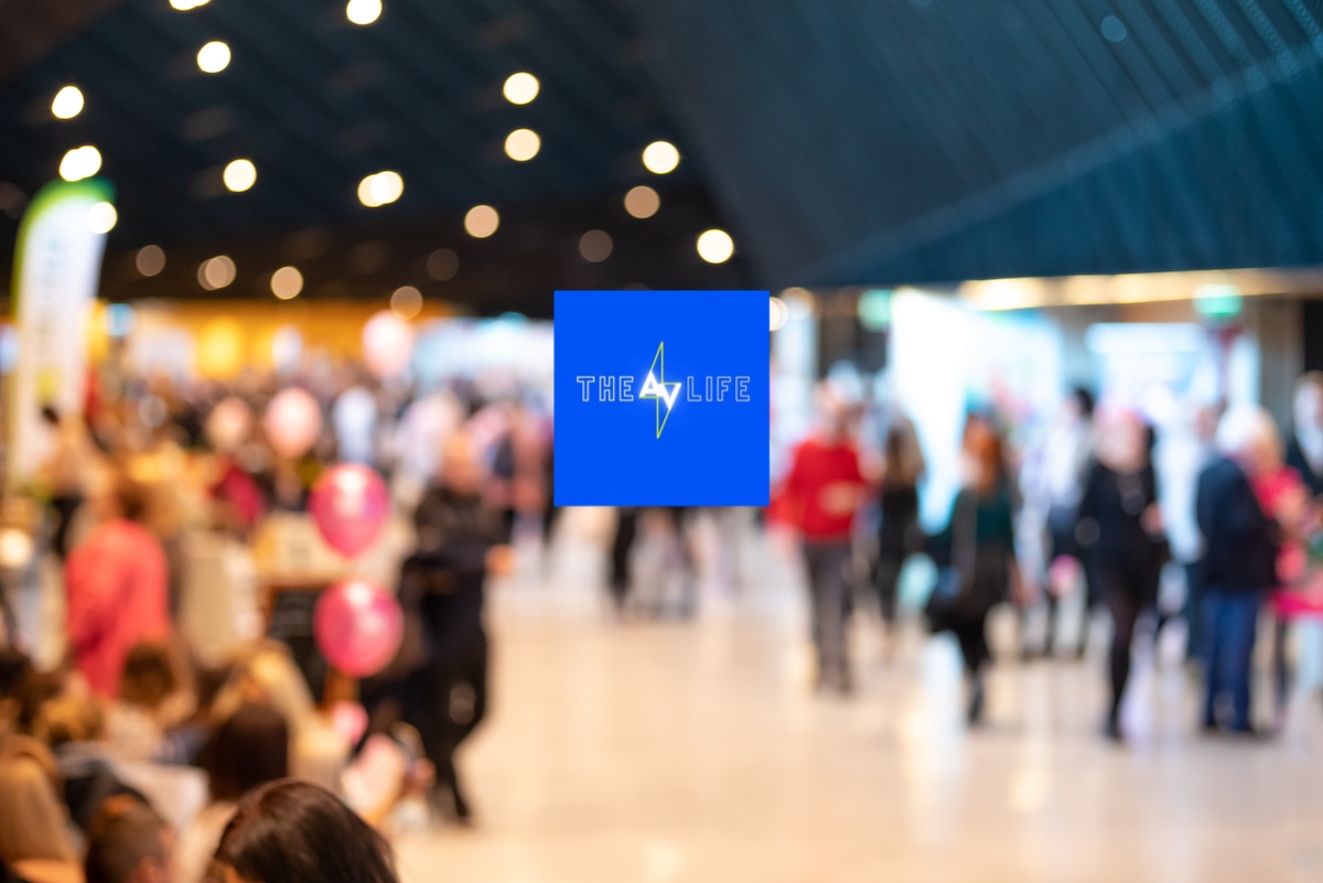 blurred-crowd-of-people-in-modern-interior-during-2023-11-27-04-56-45-utc