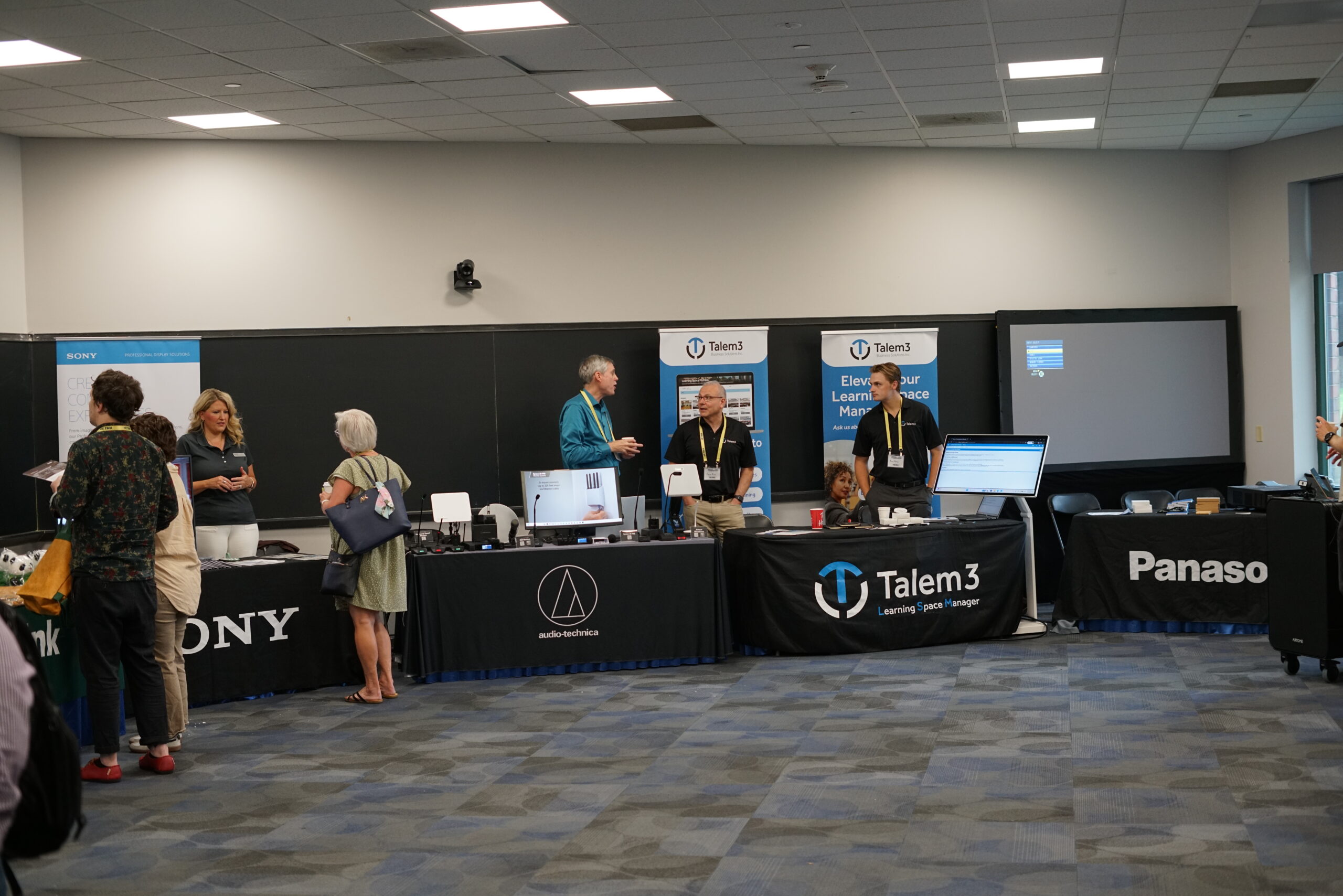 Showfloor 1