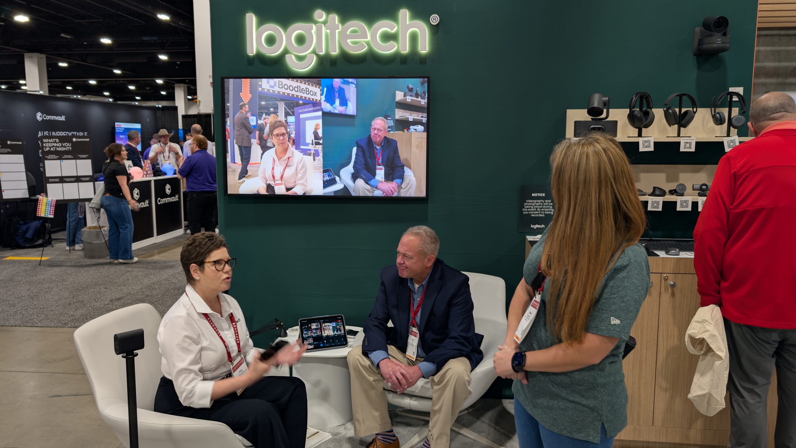 Logi Booth 1